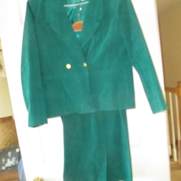 GENUINE SUEDE SUIT , AGUA BLUE, SIZE 8-10 - Picture 4 of 6